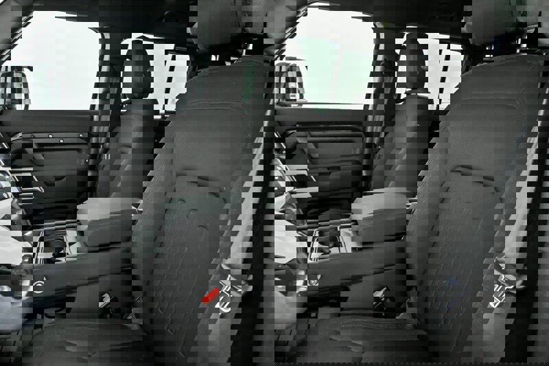 Used 2021 Land Rover Defender 110 image 18