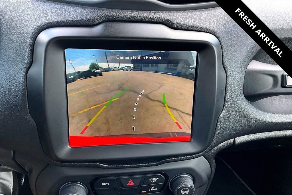 Used 2021 Jeep Renegade Latitude FWD image 14
