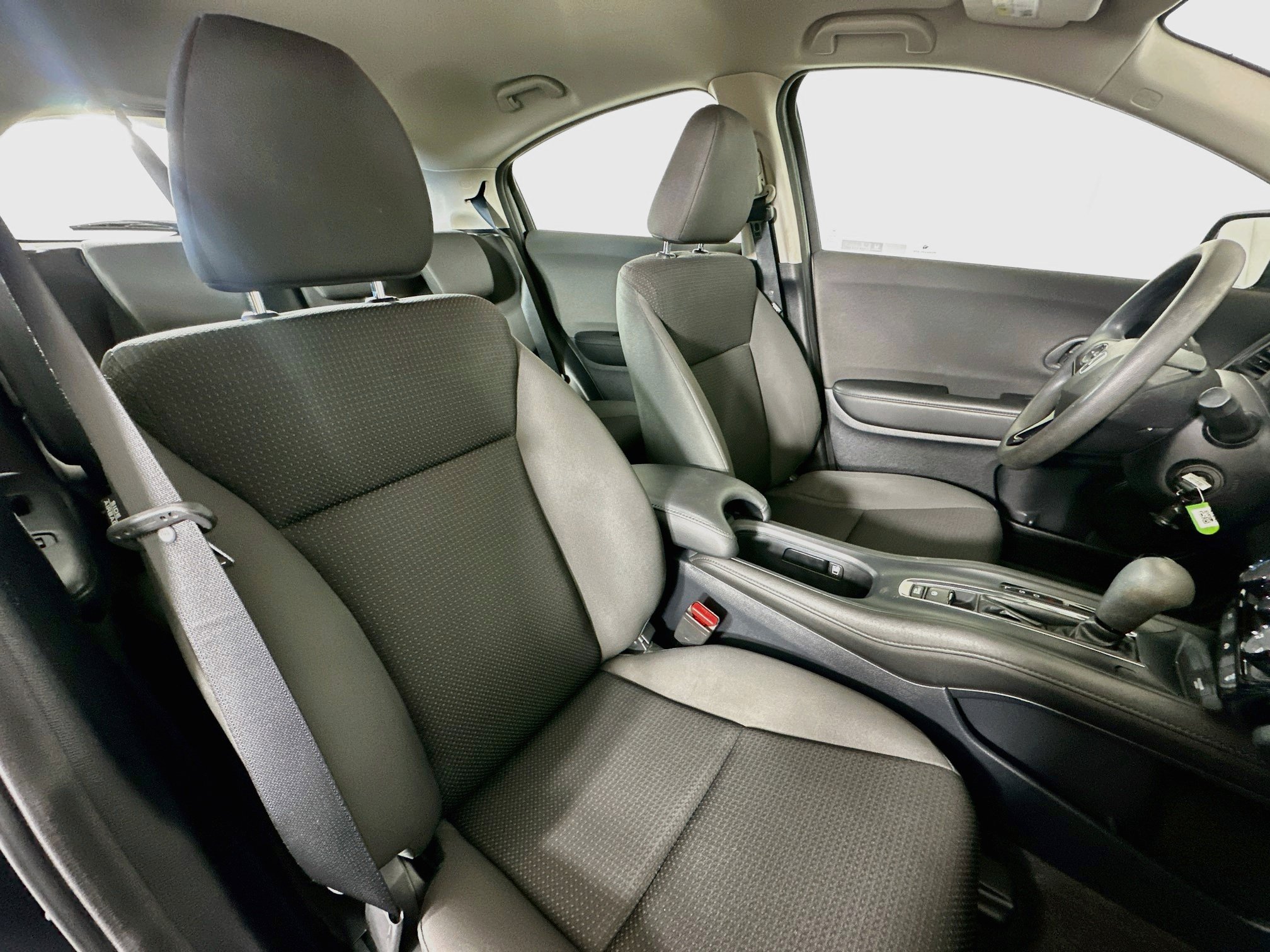 Used 2020 Honda HR-V LX image 28