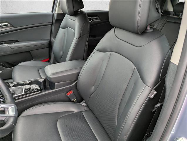 Used 2025 Kia Sportage EX image 22