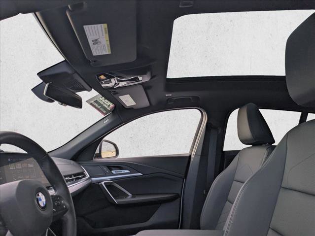 Used 2025 BMW X2 xDrive28i w/ Technology Package image 15