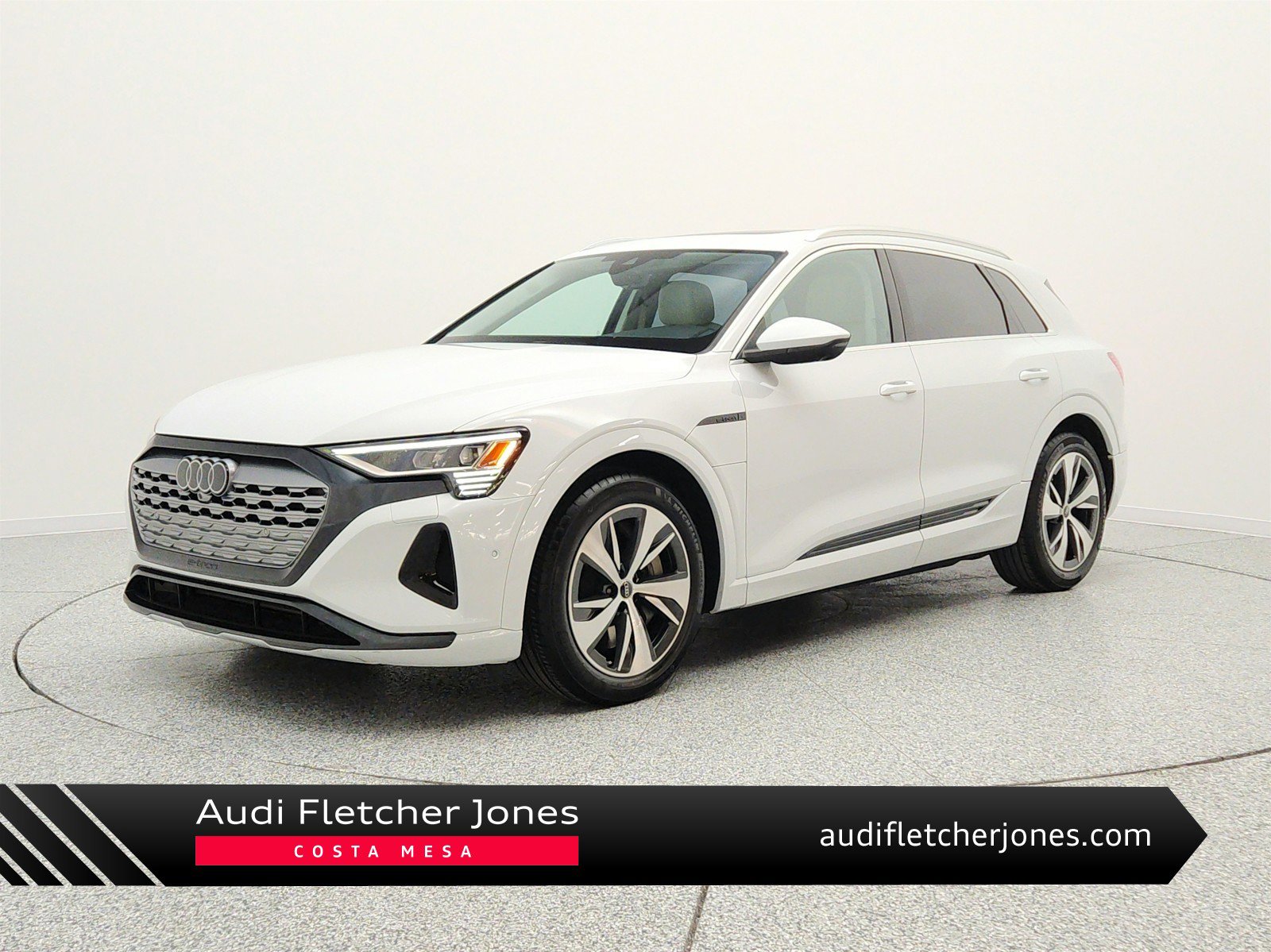 Used 2024 Audi Q8 e-tron Premium Plus w/ Premium Plus Package AWD/4WD image 1