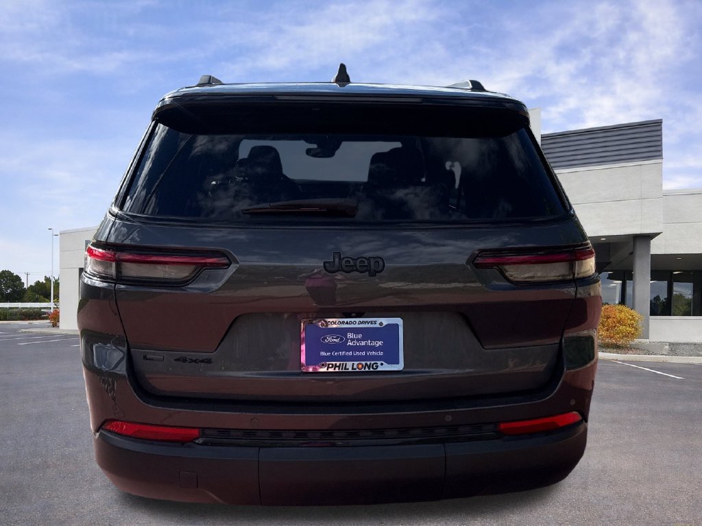 Used 2023 Jeep Grand Cherokee L Laredo AWD/4WD image 7