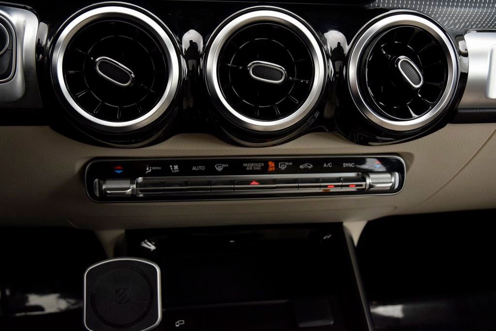 Certified 2022 Mercedes-Benz GLB 250 image 27