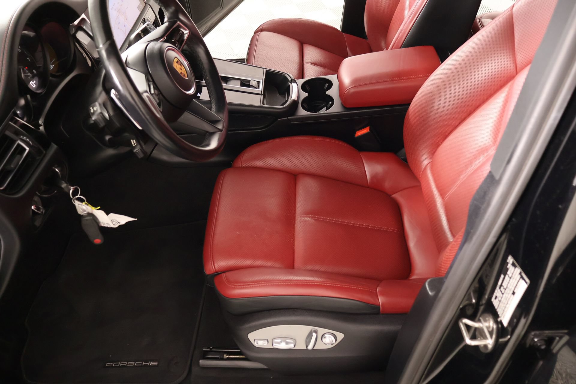 Used 2022 Porsche Macan AWD/4WD image 12