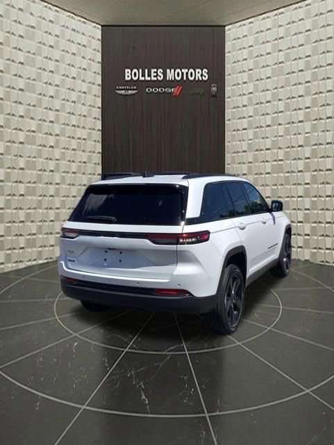Certified 2023 Jeep Grand Cherokee Altitude AWD/4WD image 4