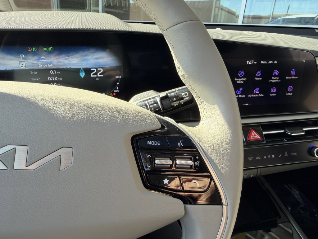 Used 2024 Kia Niro Wave w/ Wave Preserve Package image 28