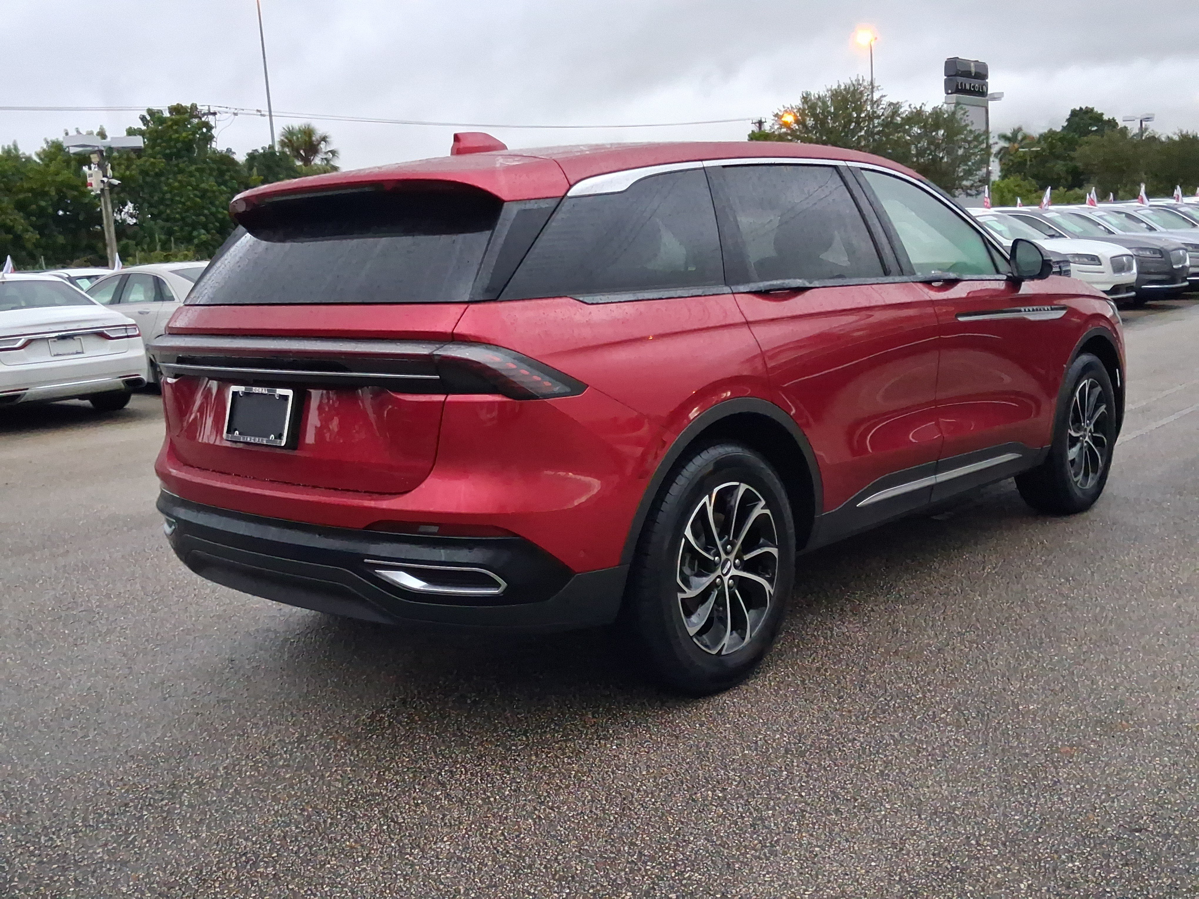 Certified 2024 Lincoln Nautilus Premier AWD/4WD image 4
