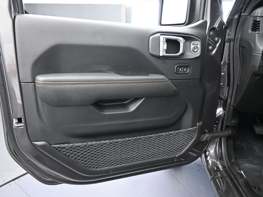 New 2026 Jeep Gladiator Sahara image 15