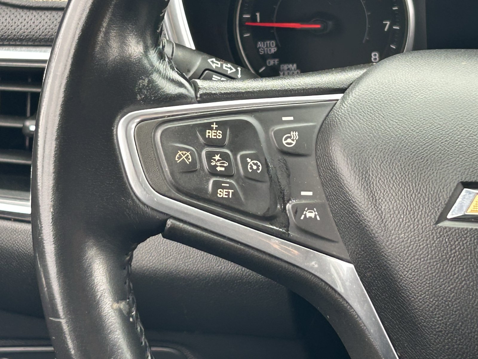 Certified 2022 Chevrolet Equinox Premier w/ LPO, Cargo Package FWD image 25