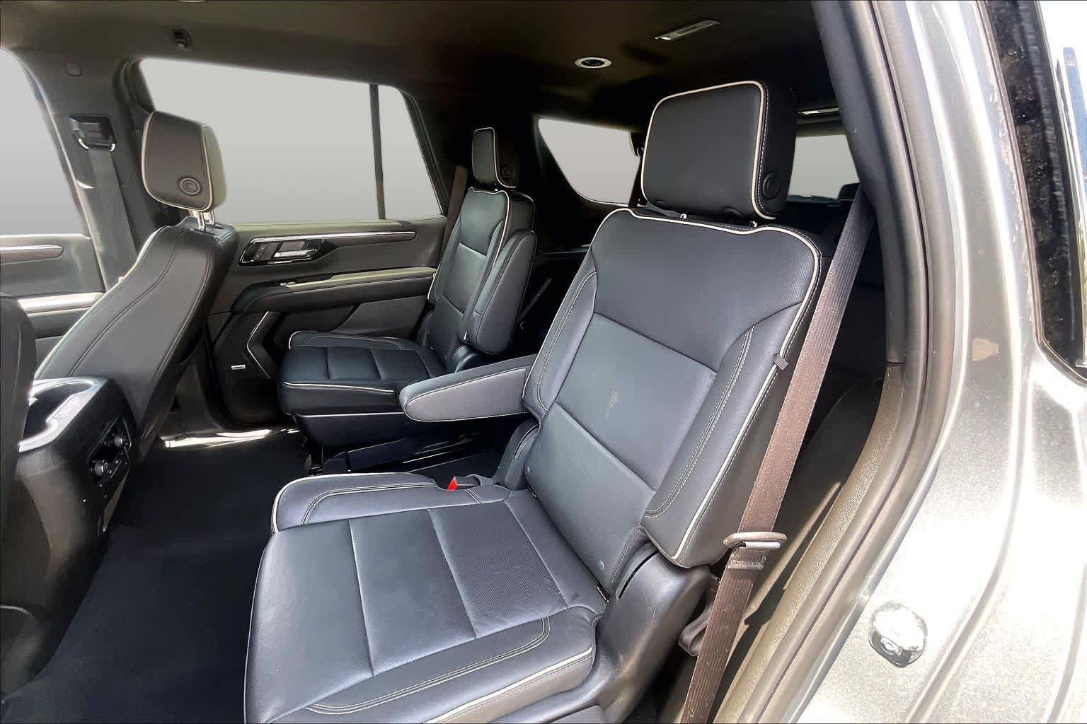 Used 2025 Chevrolet Tahoe Premier AWD/4WD image 20