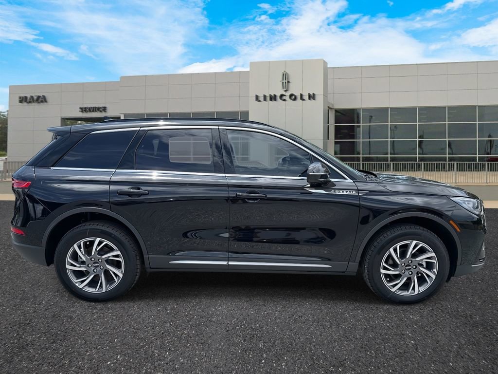 New 2025 Lincoln Corsair FWD w/ Equipment Group 101A image 2