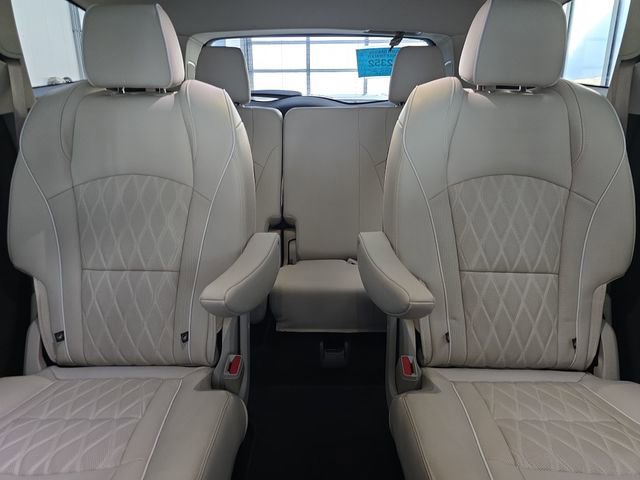 Used 2023 Buick Enclave Avenir w/ Avenir Technology Package image 40