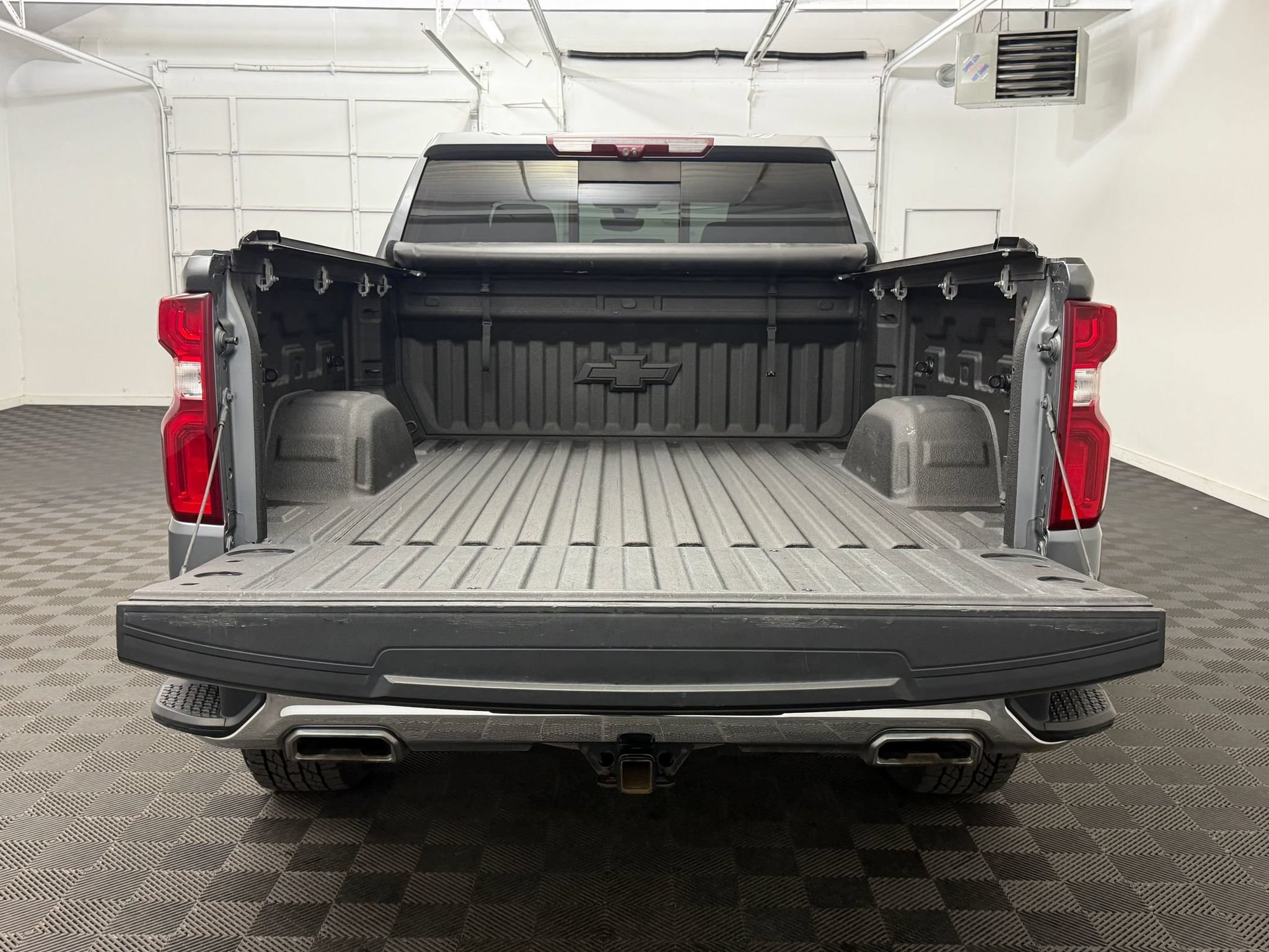 Used 2021 Chevrolet Silverado 1500 LTZ w/ LTZ Premium Package AWD/4WD image 23