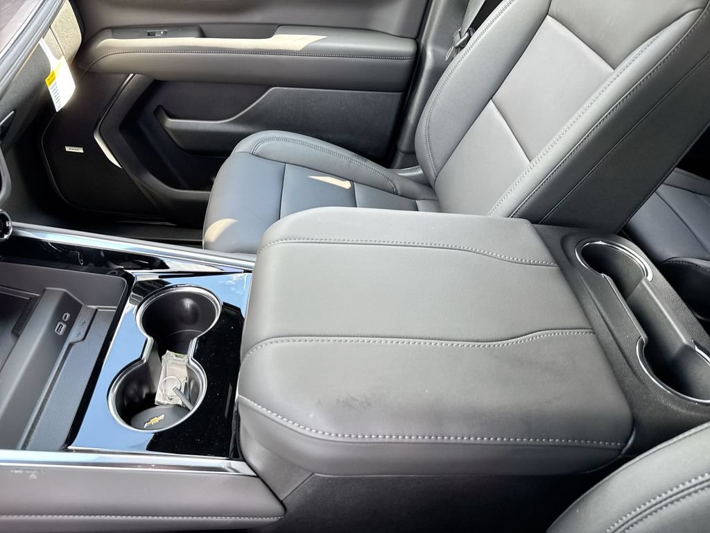 New 2026 Chevrolet Suburban LT w/ Comfort Package AWD/4WD image 24