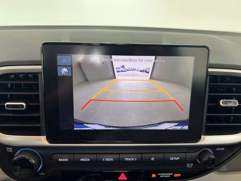 Used 2025 Hyundai Venue SEL FWD image 14