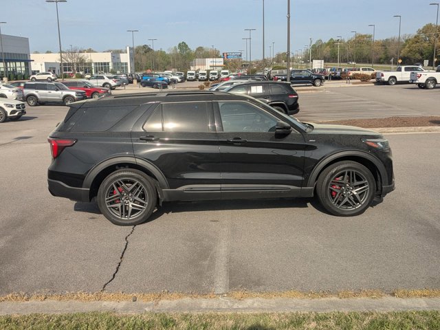 Certified 2025 Ford Explorer ST-Line w/ Premium Package AWD/4WD image 2