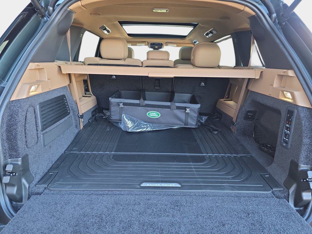 New 2027 Land Rover Range Rover Long Wheelbase SE AWD/4WD image 10