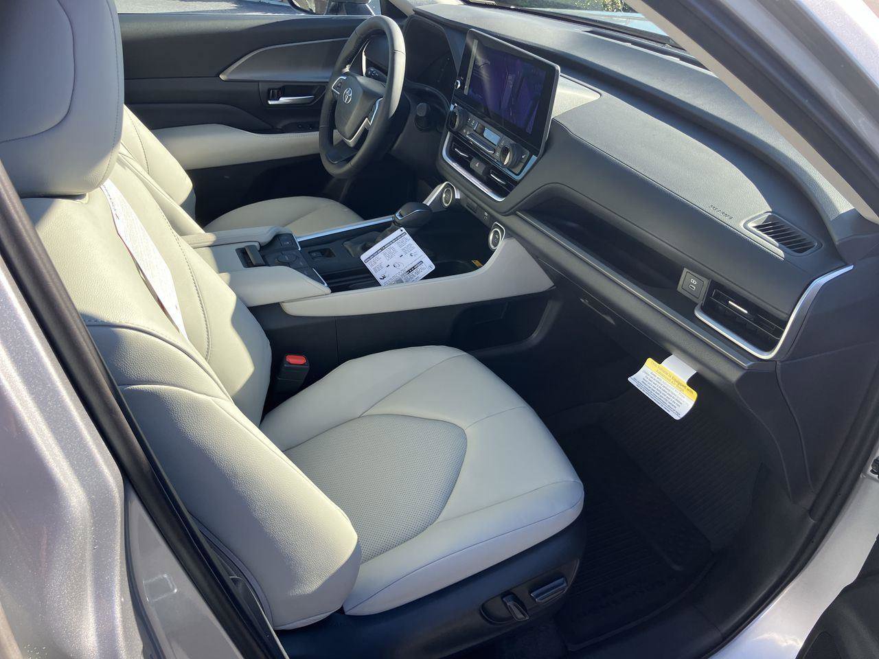 New 2026 Toyota Grand Highlander XLE image 12