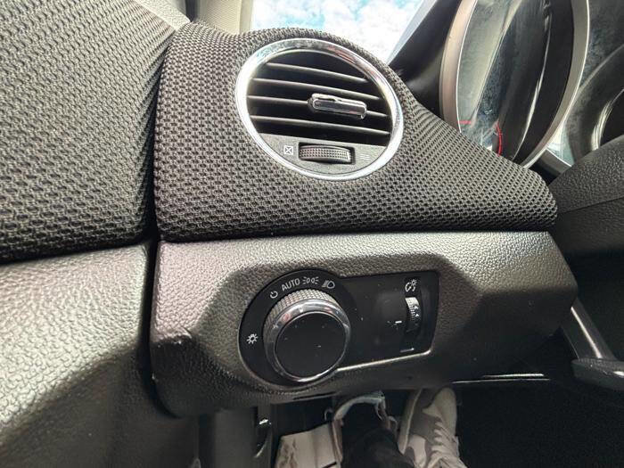 Used 2011 Chevrolet Cruze LT FWD image 29