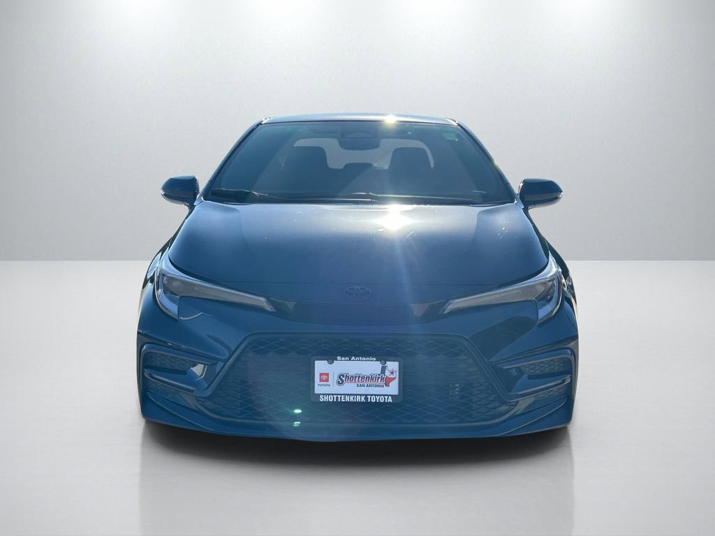 Used 2025 Toyota Corolla SE image 2