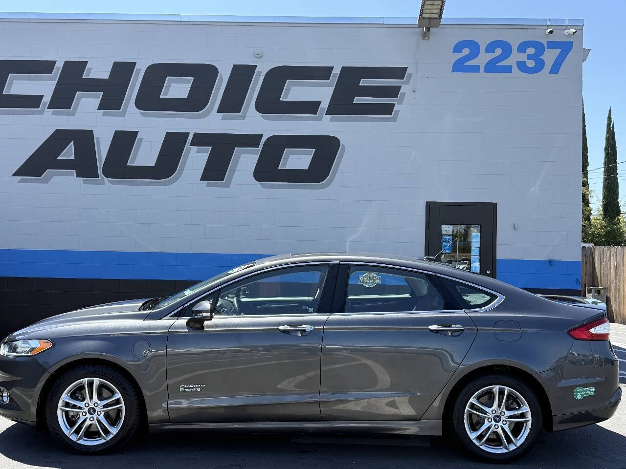 Used 2015 Ford Fusion Energi Titanium w/ Driver Assist Package FWD image 21