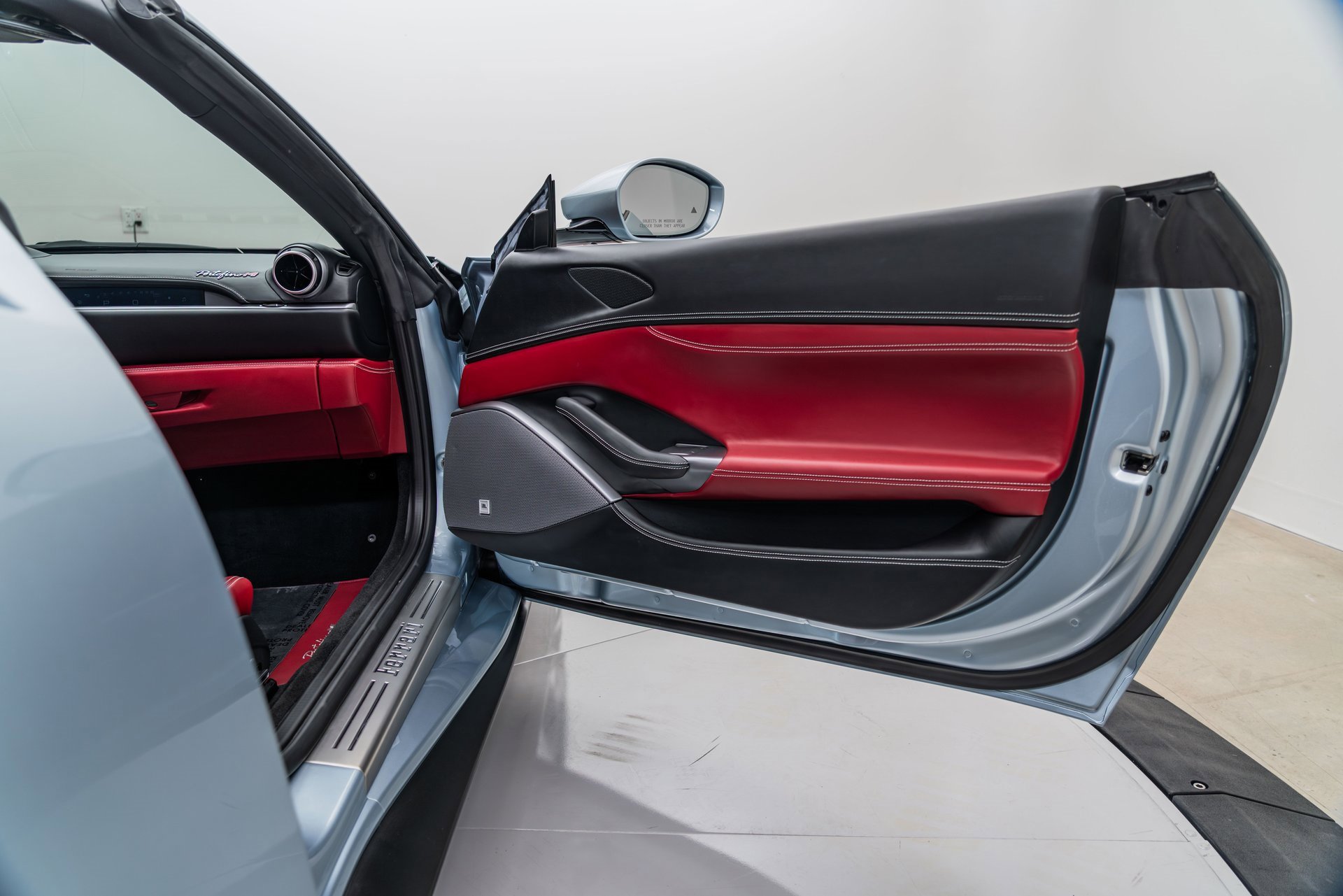 Certified 2022 Ferrari Portofino M image 18