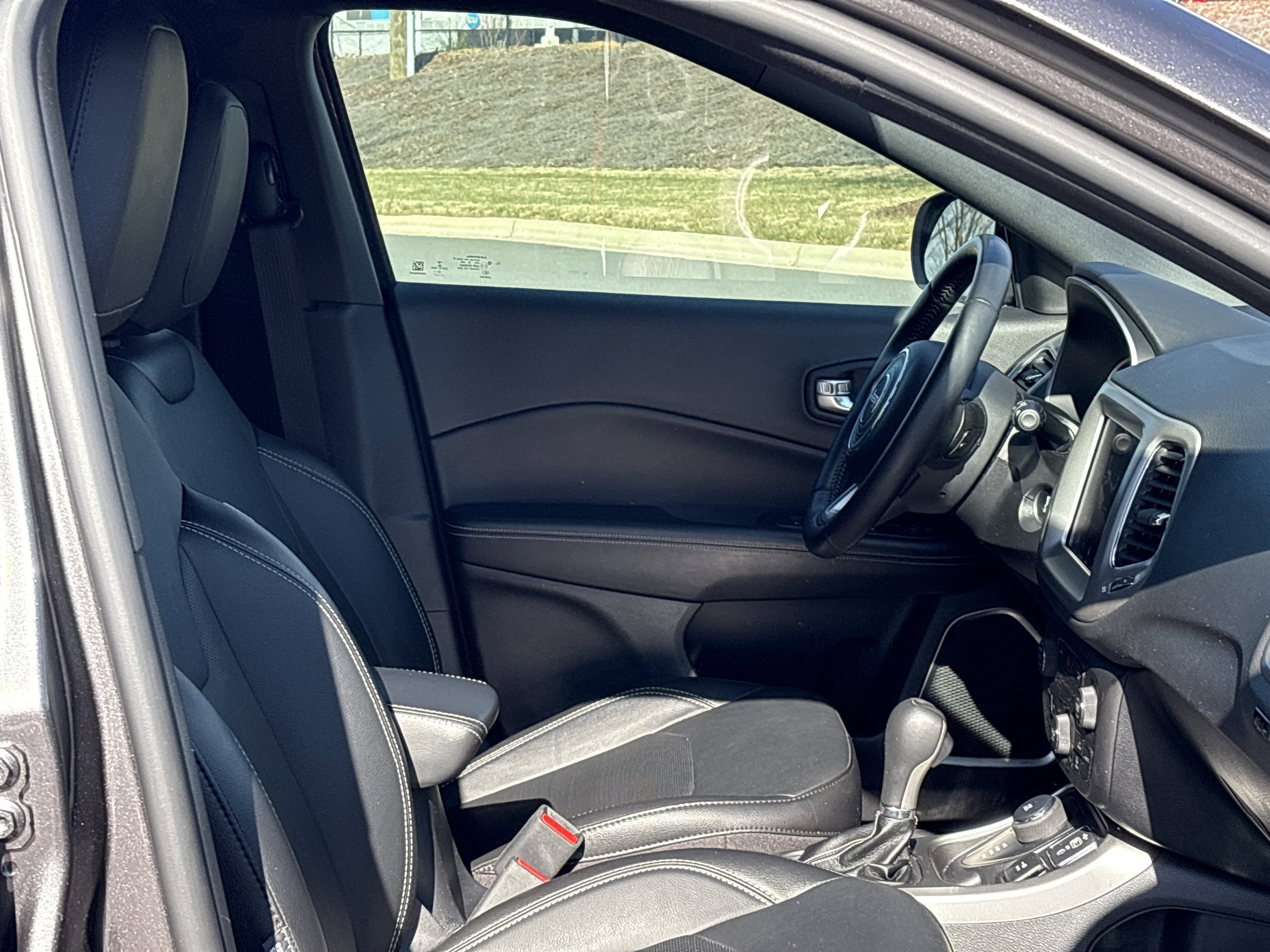 Certified 2021 Jeep Compass Latitude image 23