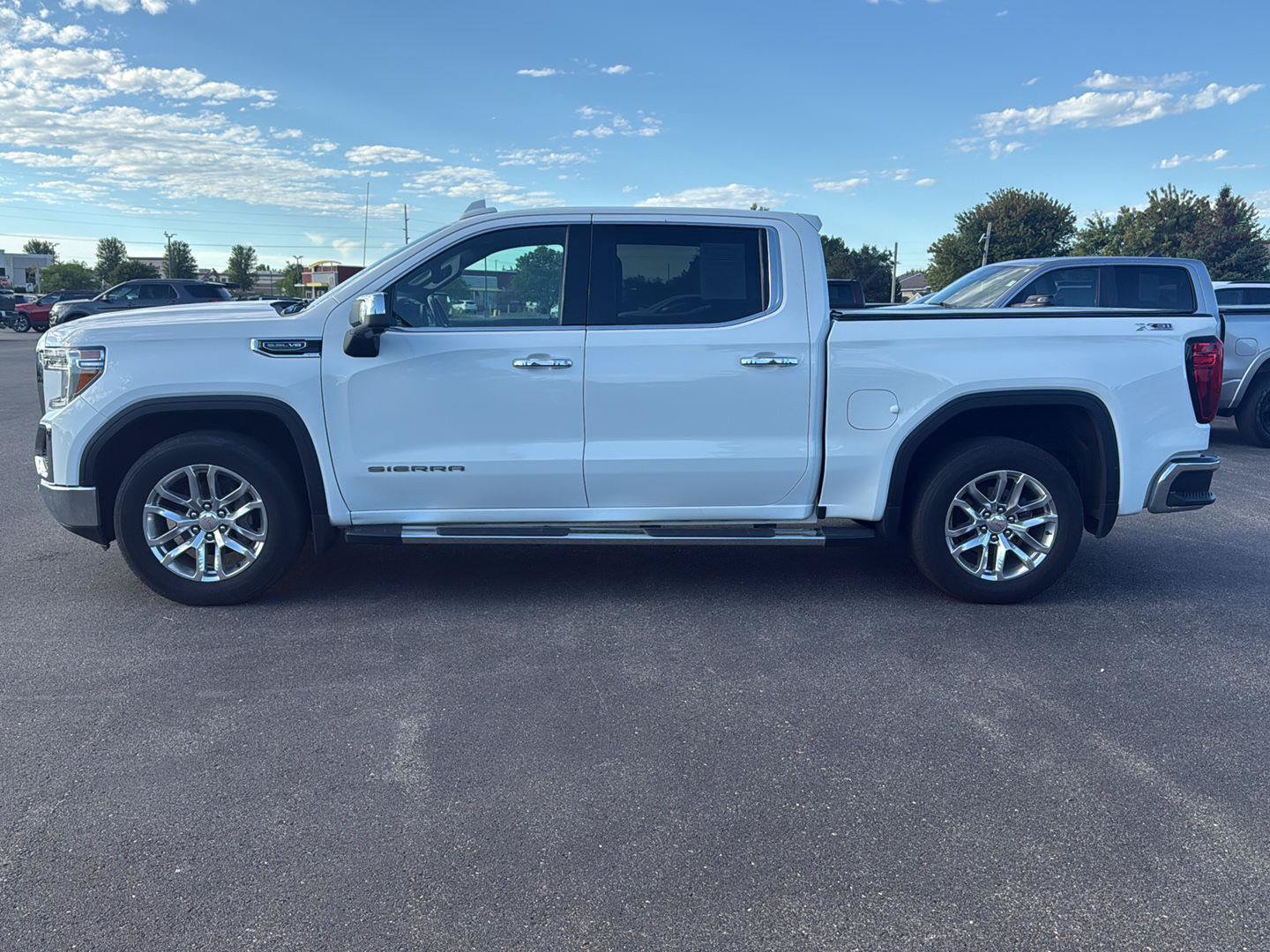 Used 2021 GMC Sierra 1500 SLT w/ SLT Premium Plus Package AWD/4WD image 3