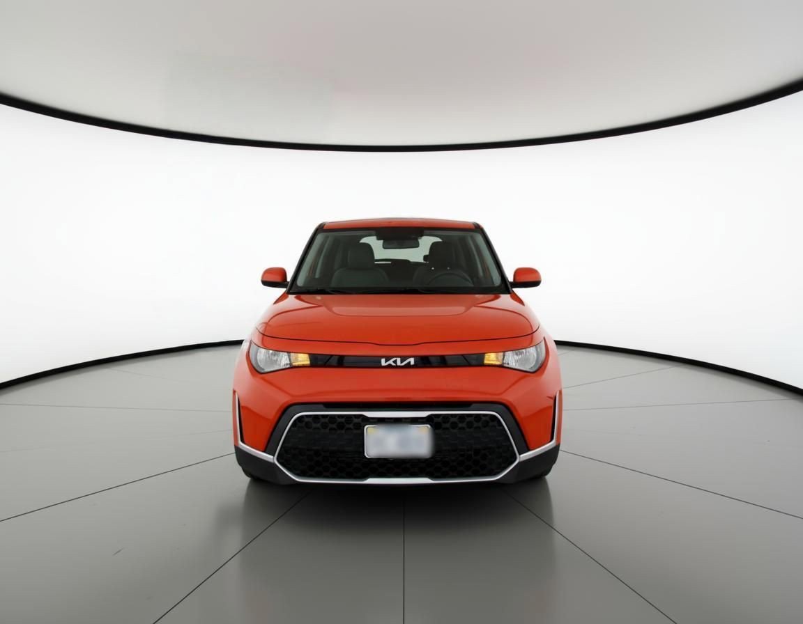 Used 2025 Kia Soul LX w/ LX Technology Package image 2