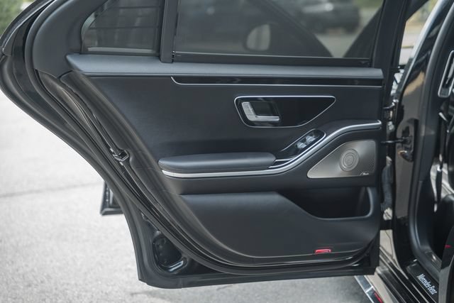 Certified 2022 Mercedes-Benz S 500 4MATIC w/ AMG Line Package image 34