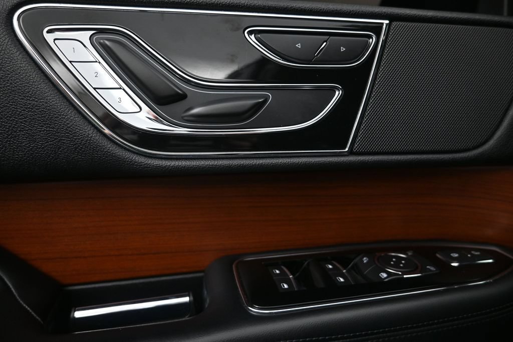 Used 2020 Lincoln Navigator L 4WD image 10