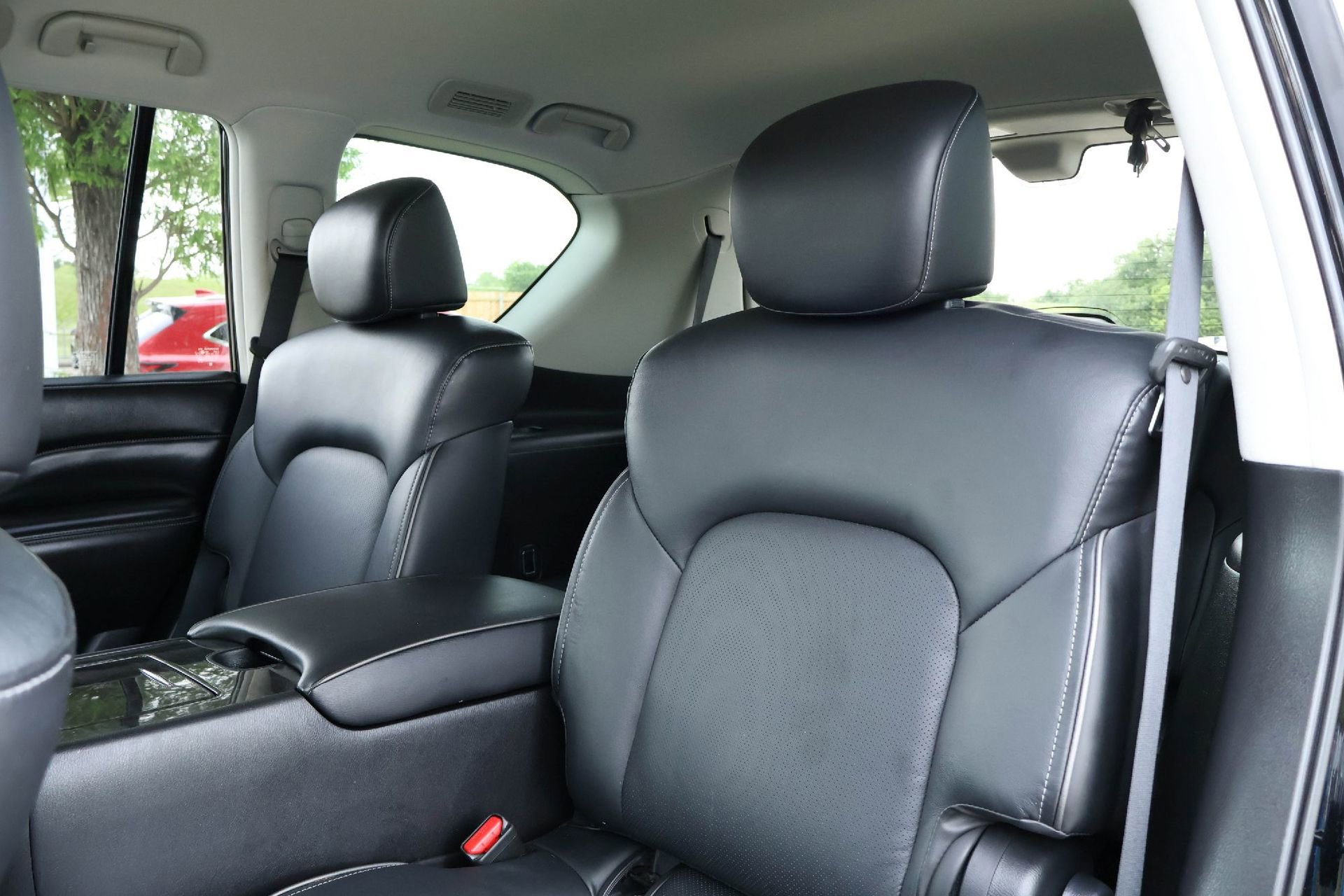 Used 2022 INFINITI QX80 Luxe w/ All-Season Package AWD/4WD image 13