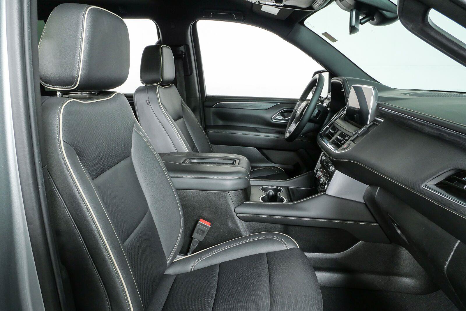 Used 2023 GMC Yukon XL SLT w/ SLT Luxury Package RWD image 10