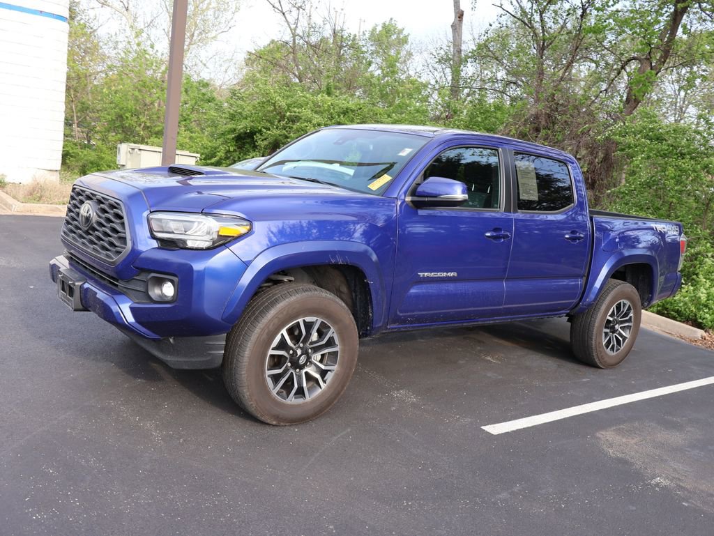 Used 2023 Toyota Tacoma TRD Sport w/ Technology Package AWD/4WD image 4