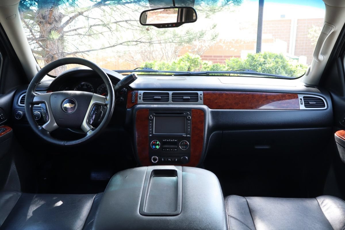 Used 2013 Chevrolet Tahoe LTZ AWD/4WD image 16