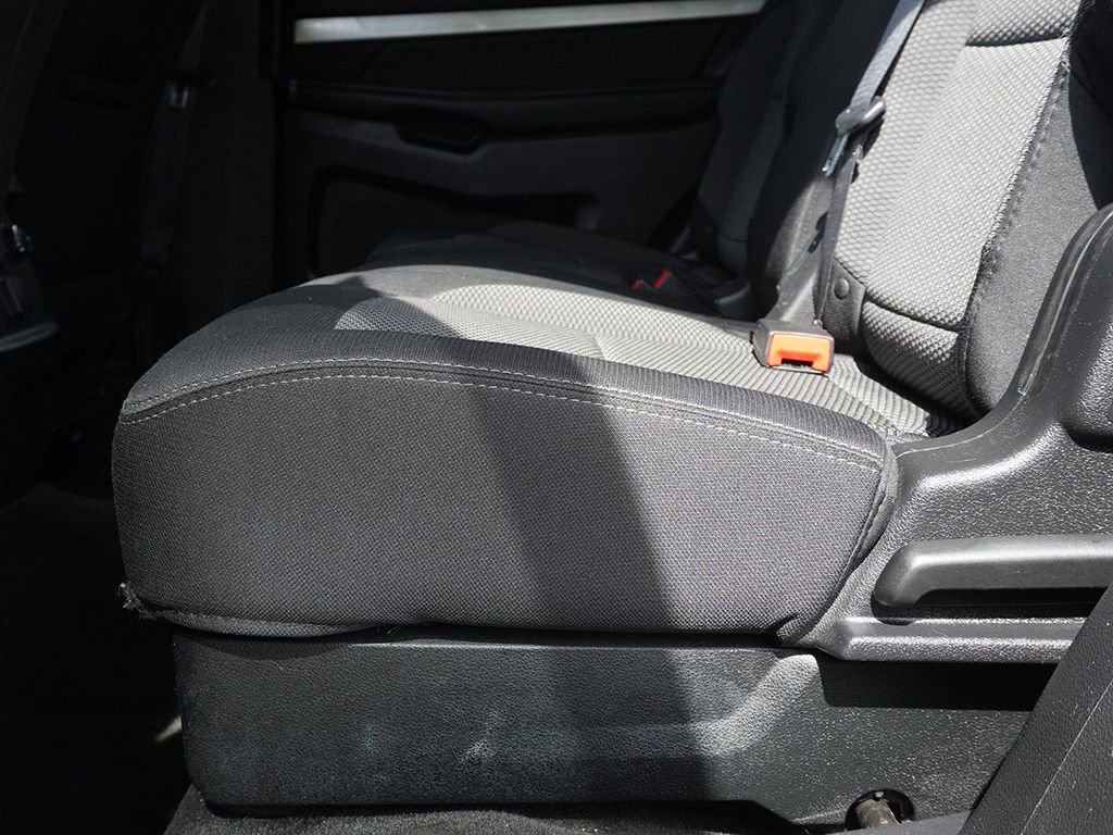 Used 2016 Ford Explorer XLT AWD/4WD image 27