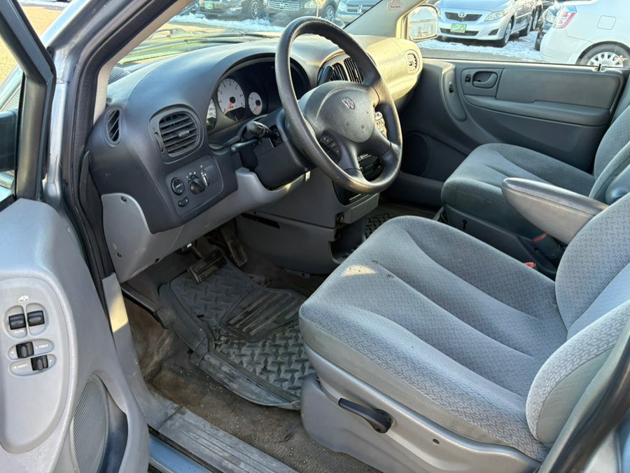 Used 2005 Dodge Caravan SXT image 5