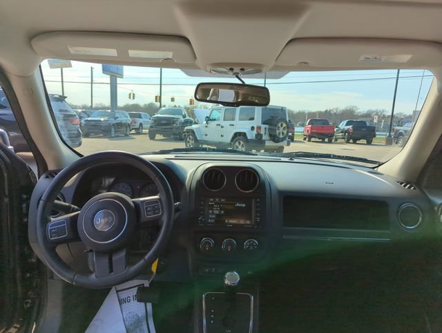 Used 2016 Jeep Patriot High Altitude image 38