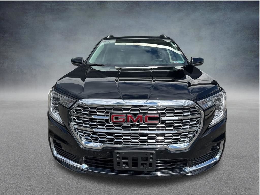 Used 2023 GMC Terrain Denali w/ Black Diamond Edition image 9