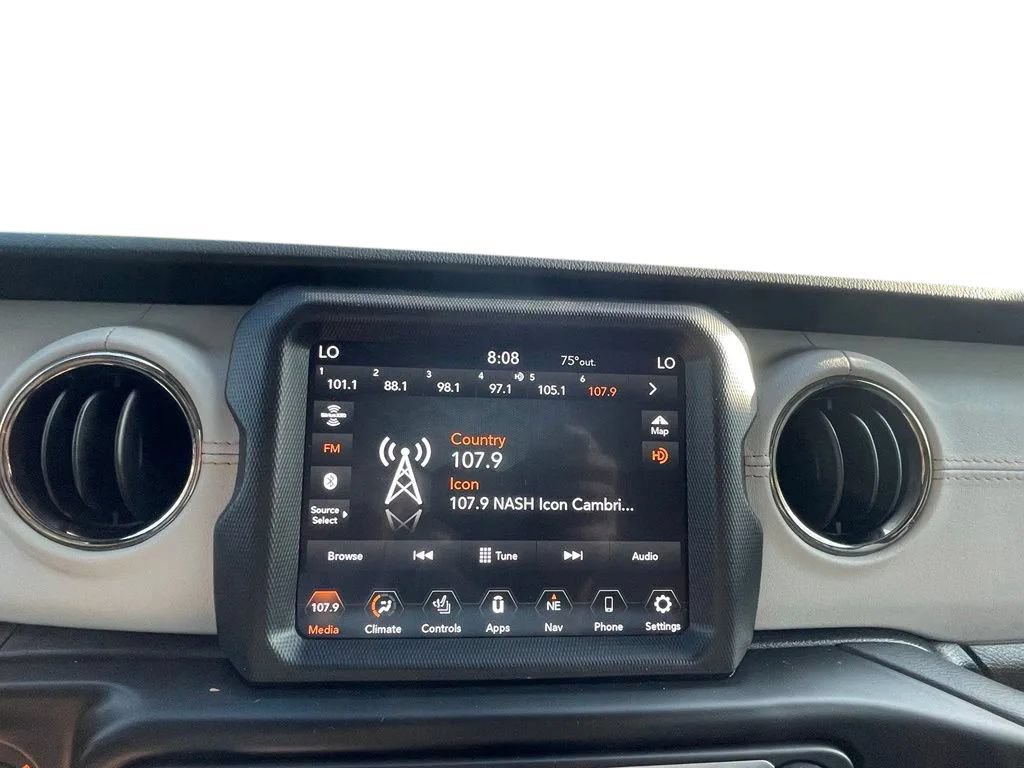 Used 2022 Jeep Gladiator High Altitude AWD/4WD image 24