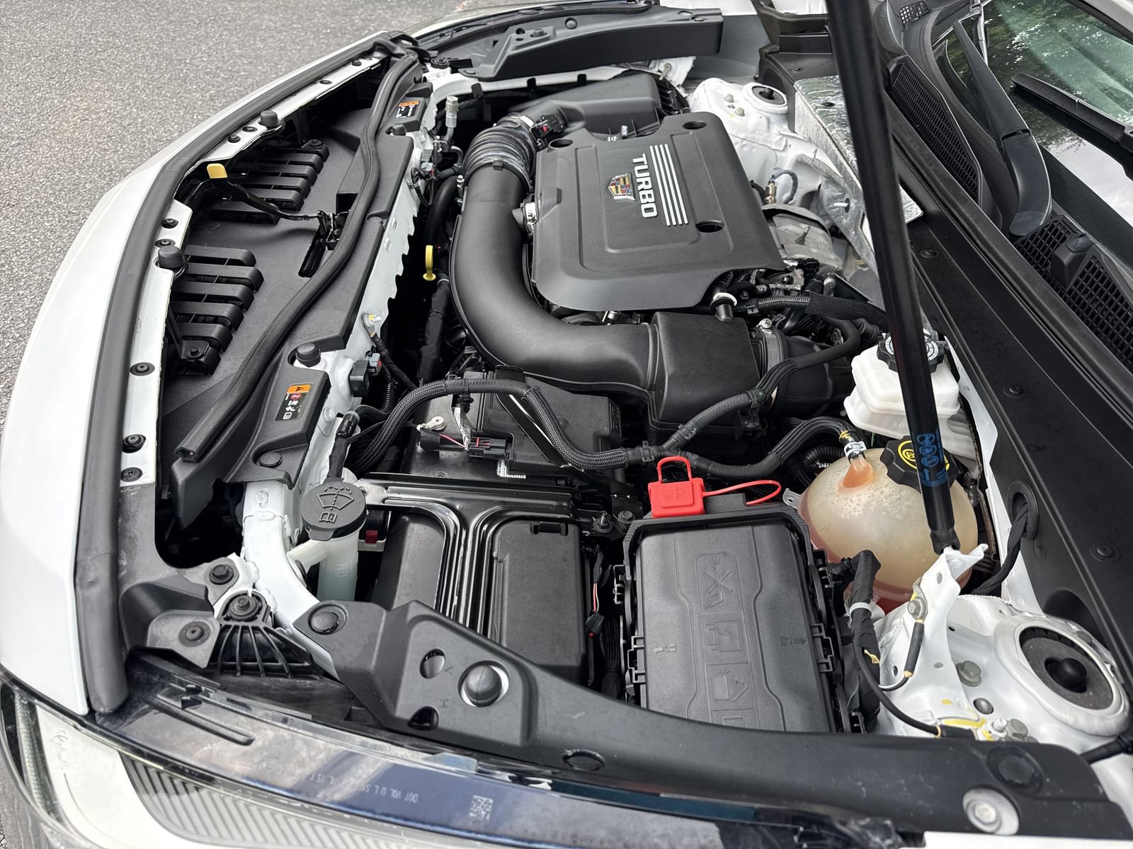 Used 2022 Cadillac XT4 Sport w/ Enhanced Visibility Package FWD image 37