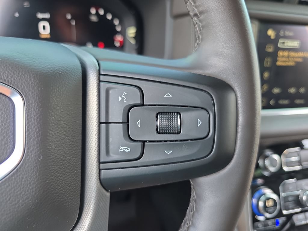Used 2023 GMC Yukon Denali RWD image 21
