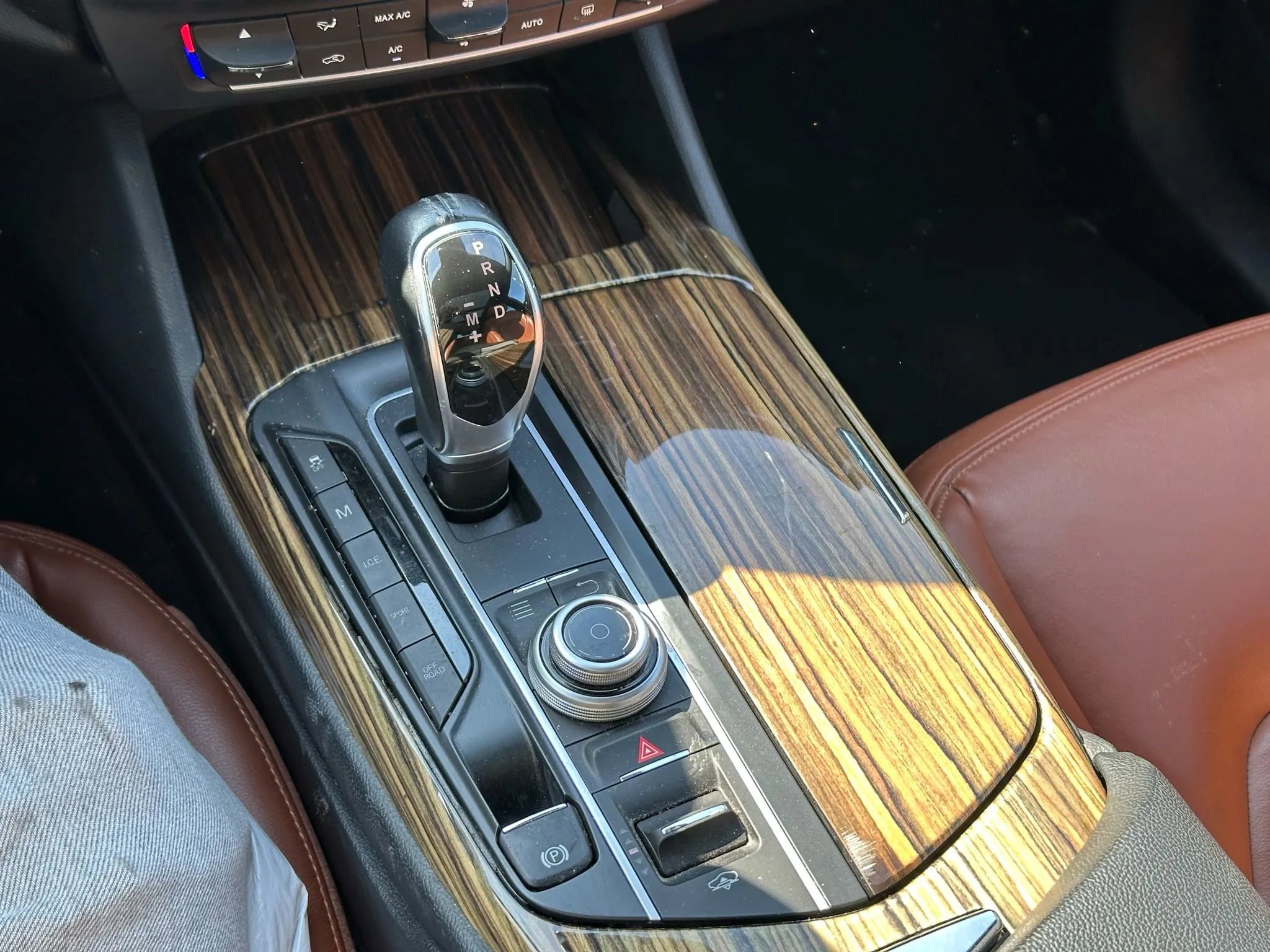 Used 2017 Maserati Levante w/ Sport Package image 30