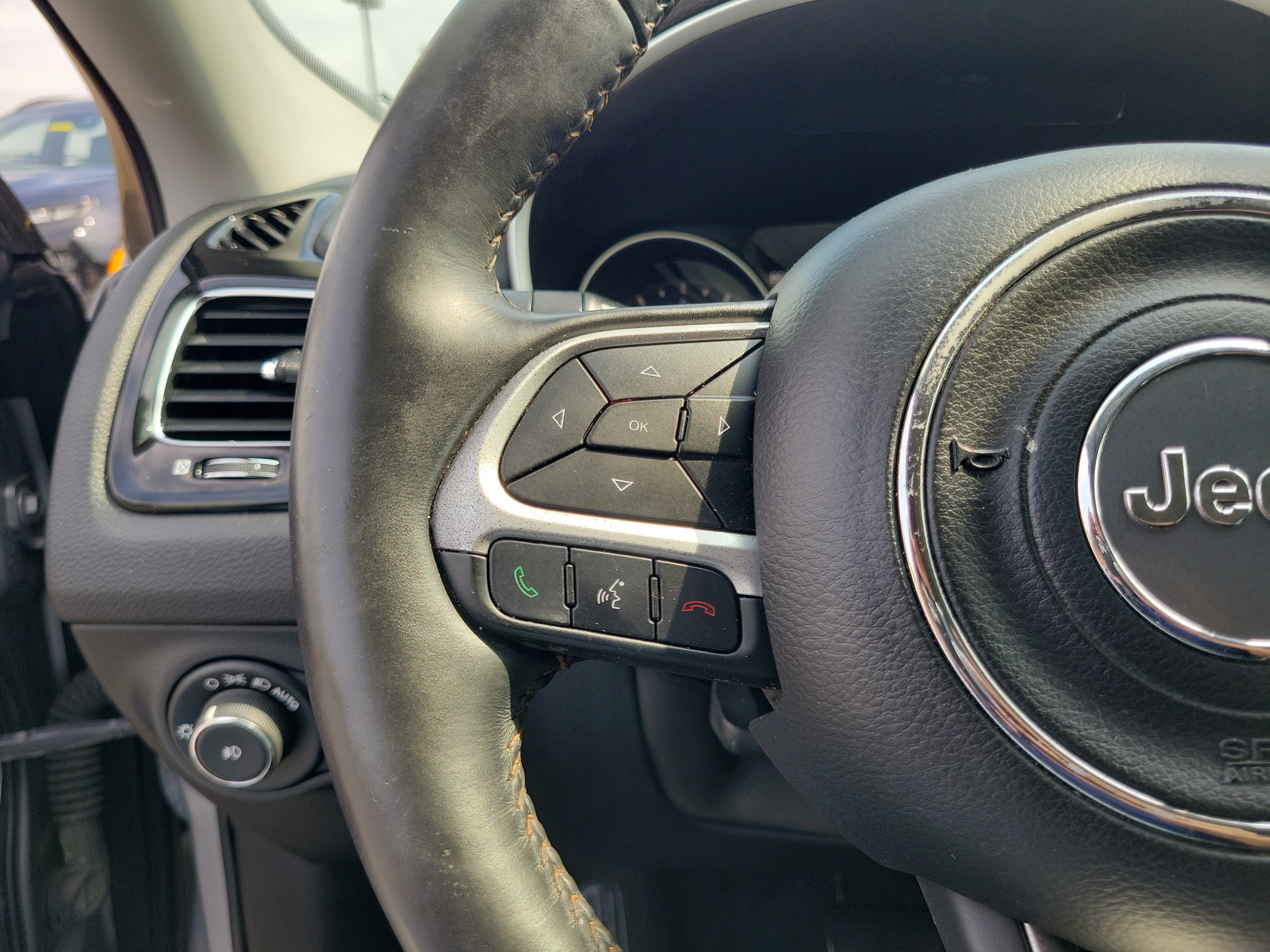 Used 2019 Jeep Compass Limited AWD/4WD image 22