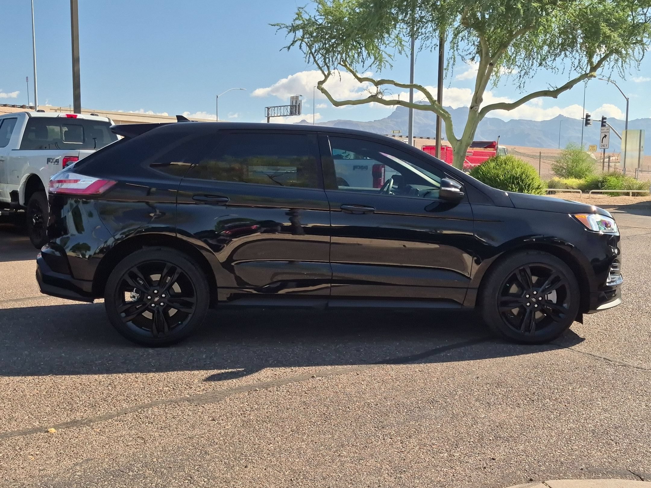Certified 2024 Ford Edge ST w/ Equipment Group 401A AWD/4WD image 4