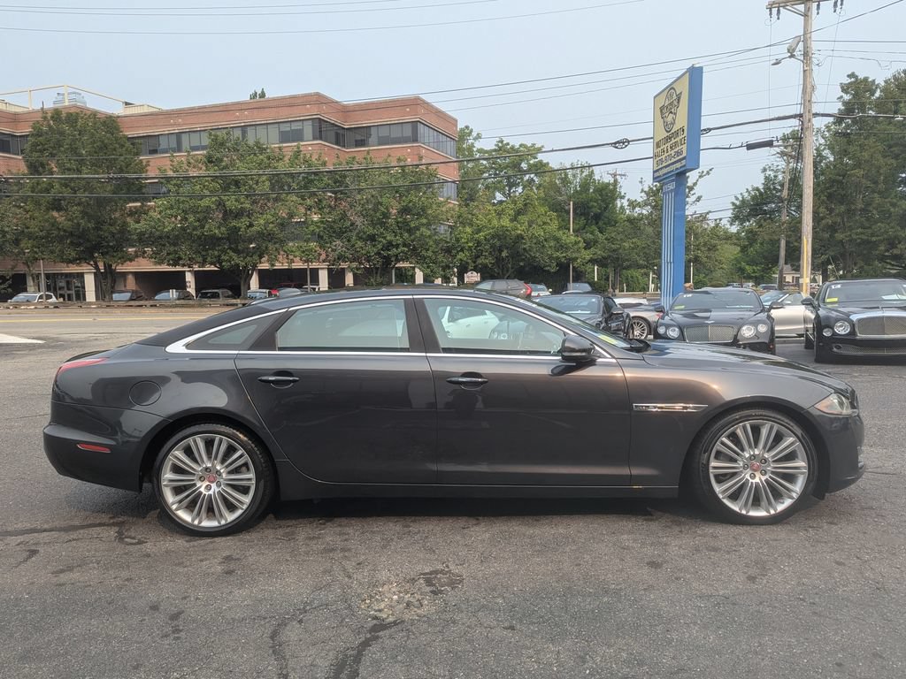 Used 2017 Jaguar XJ L Supercharged RWD image 6