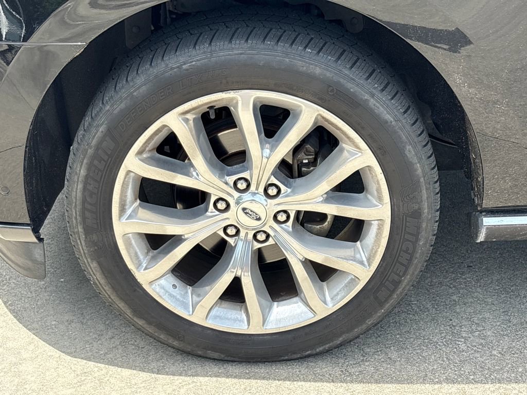 Used 2018 Ford Expedition Limited w/ Equipment Group 302A RWD image 12