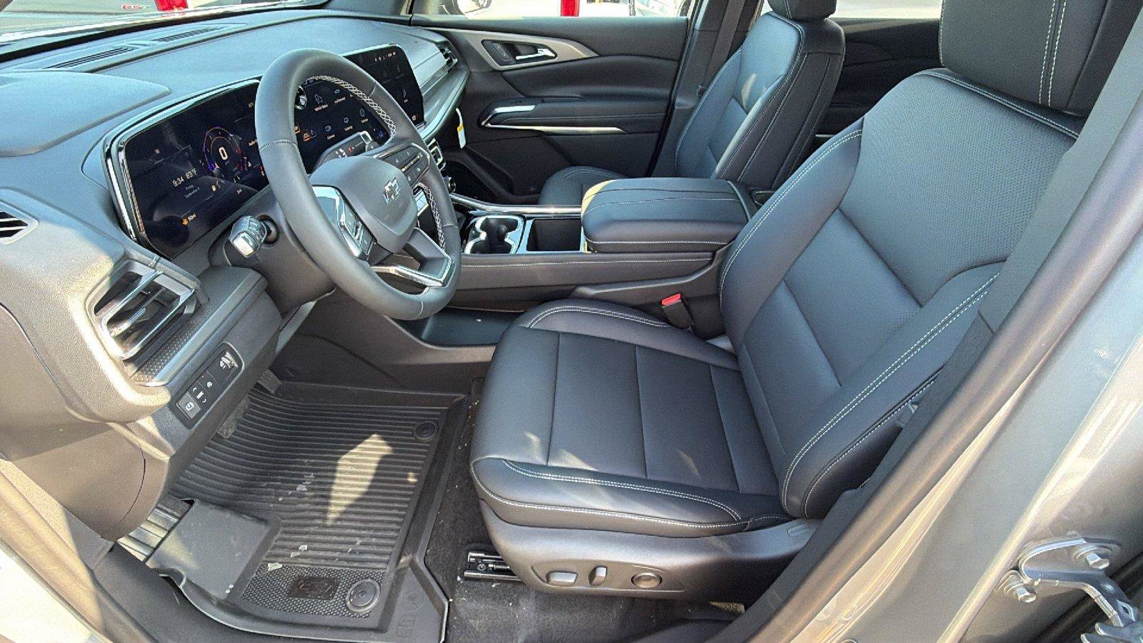 New 2027 Chevrolet Traverse LT w/ Midnight/Sport Edition FWD image 4