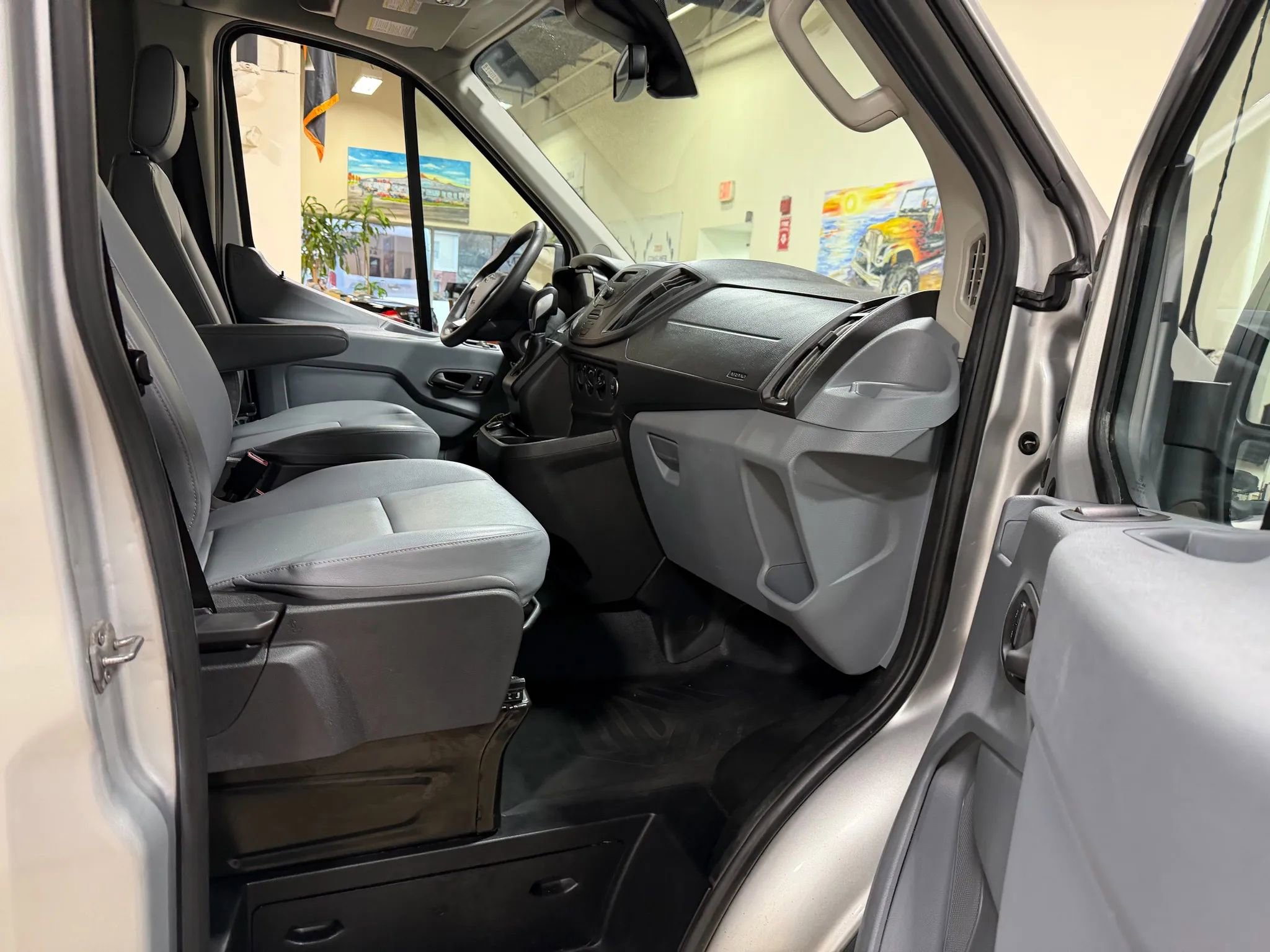 Used 2017 Ford Transit 350 XL RWD image 31